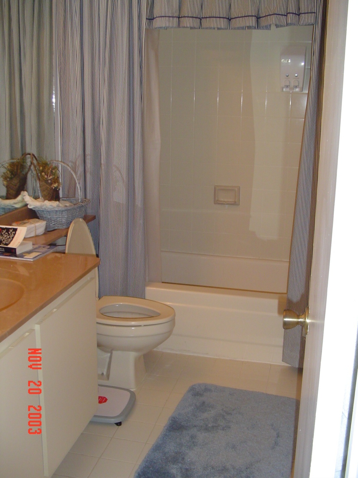 guestbath.jpg
